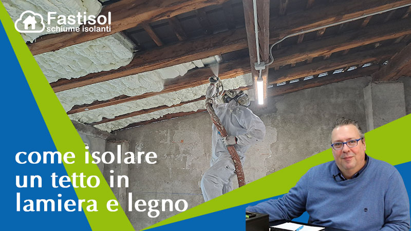 isolamento di un tetto in legno e lamiera con schiuma isolante